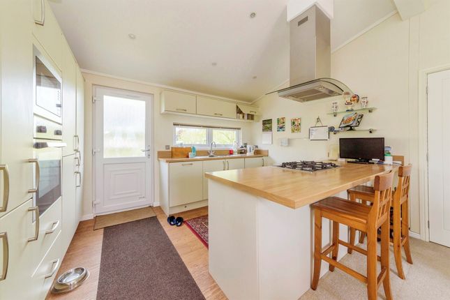 Mobile/park home for sale in Yarwell Mill, Yarwell, Peterborough