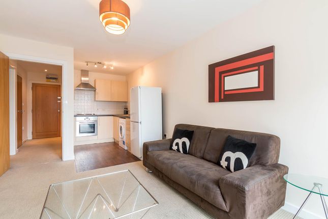 Flat to rent in West Two, Suffolk Street Queensway