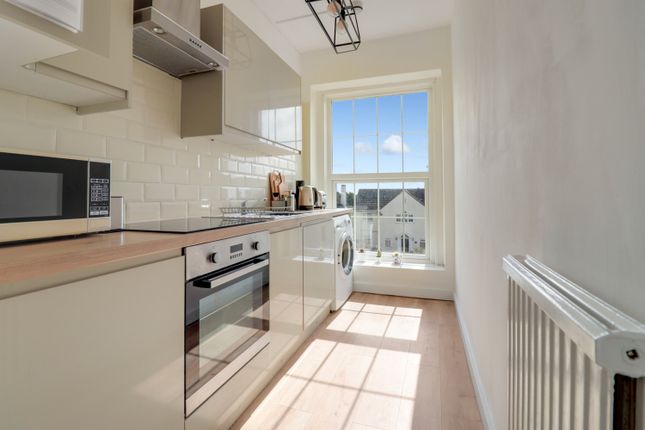 Flat 5, Howard Court, 29 Salterton Road, Exmouth photo 4