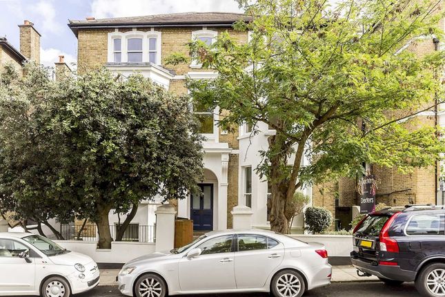 Flat to rent in Church Road, Richmond