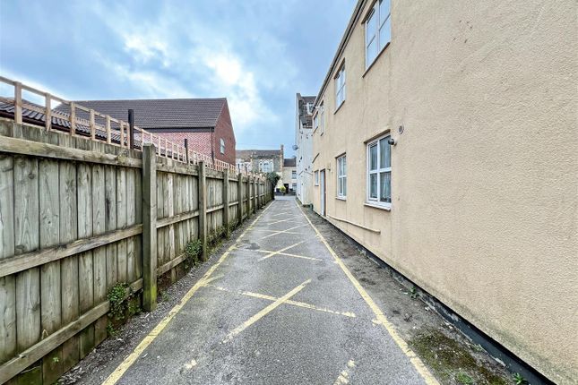 Flat for sale in Two Mile Hill Road, Kingswood, Bristol