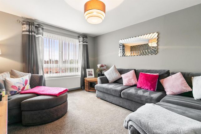Flat 3, 6, McIntyre Terrace, Balloch photo 2