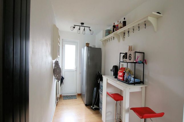 44, Corwen Road, Reading photo 4