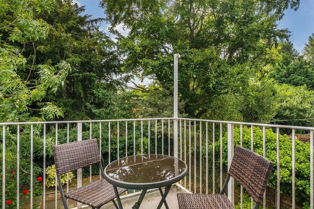 Totteridge, London N20, 2 bedroom flat for sale - 68226380 | PrimeLocation