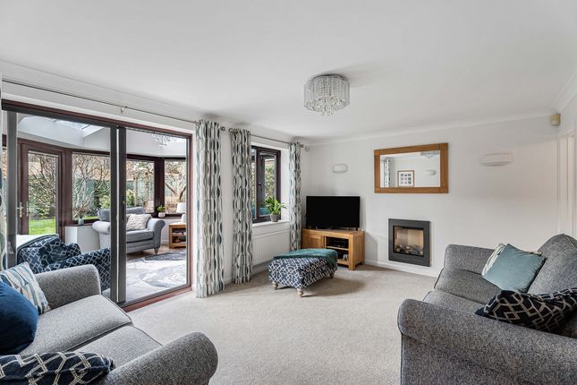13, Turnstone Green, Bicester photo 2