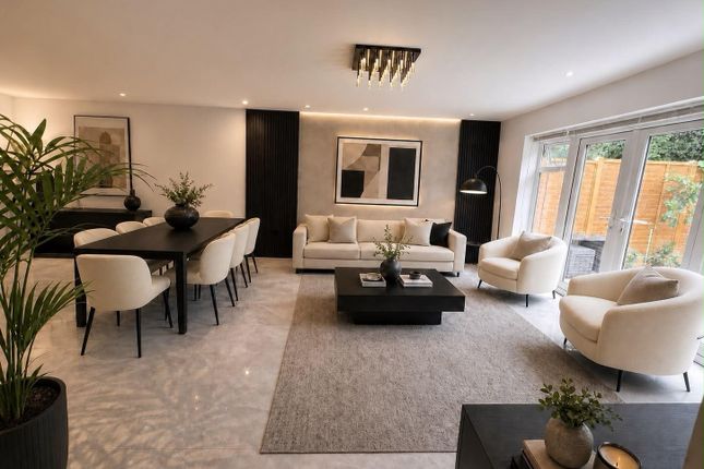 4 Westfield Close, Old Woking, Woking photo 3