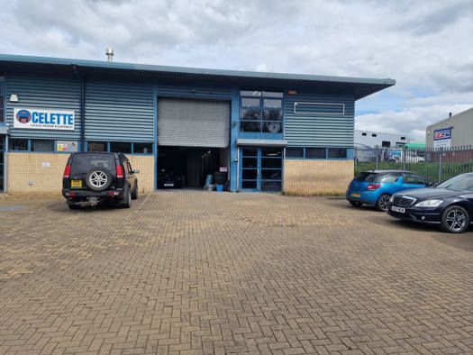 Light industrial to let in Stephenson Close, Drayton Fields, Daventry
