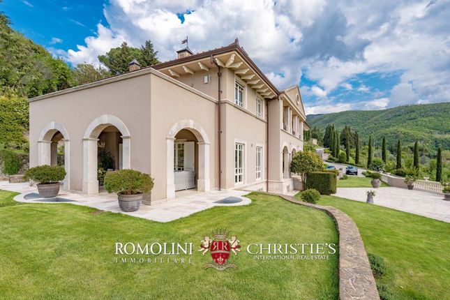 Villa for sale in Florence, Tuscany, Italy