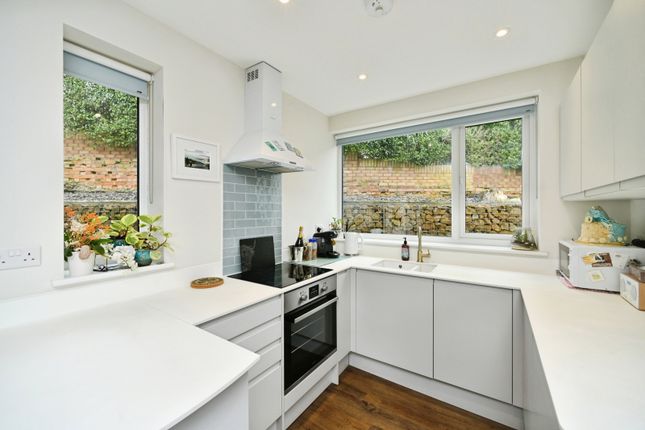 1A,, Lindfield Close, Brighton photo 3