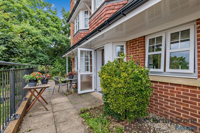 11 Holmes Place, Crowborough Hill, Crowborough photo 3