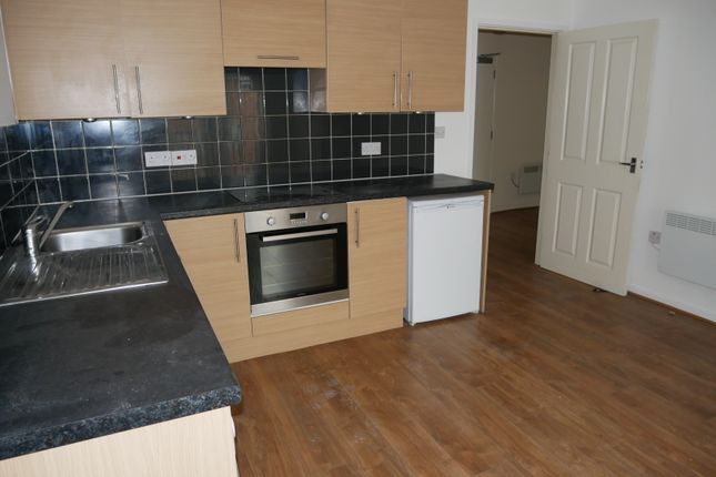 Apt 39 Newbridge Close, Newbridge Close, Radcliffe, Manchester photo 5