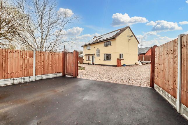 Thumbnail Detached house for sale in Runwell Road, Runwell, Wickford