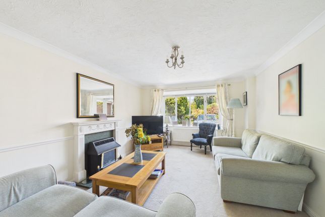 17, Saxon Drive, Bracknell photo 4