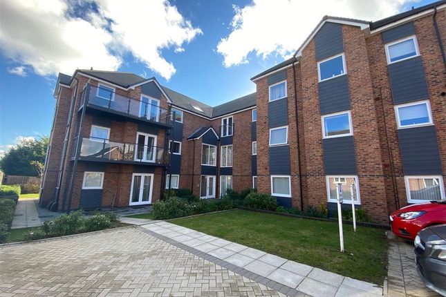 Thumbnail Flat to rent in Cadet Drive, Shirley, Solihull