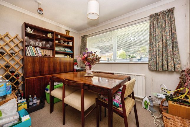 10, Beam Hollow, Surrey photo 4