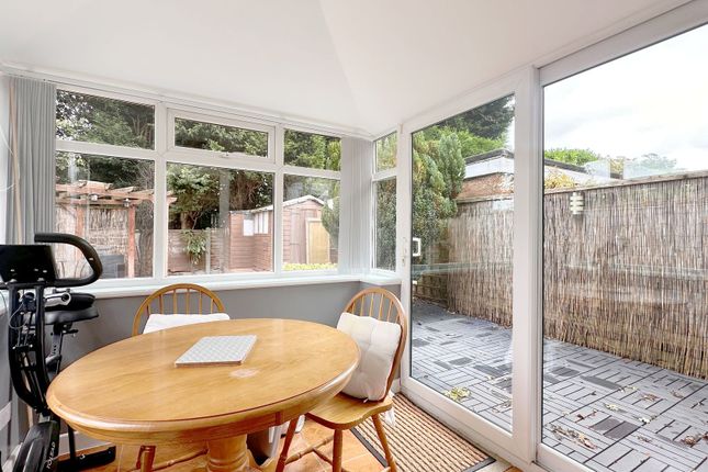 111 Mallard Crescent, Stockport photo 3