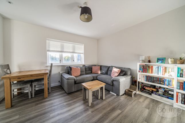 36C, Carpenters Way, Farnham photo 3
