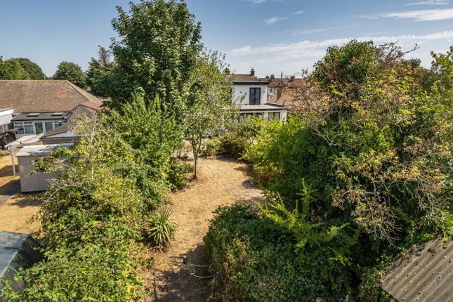 212 South Road, South Ockendon, Essex photo 4