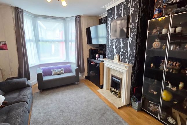 103, East Hill, Dartford photo 2