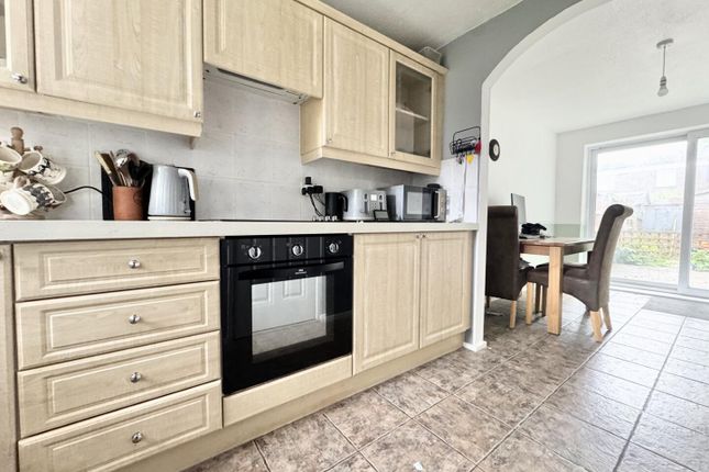 10, Southwell Crescent, Highbridge photo 3