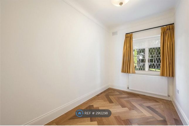 Flat, Montrose Court Finchley Road, London photo 3