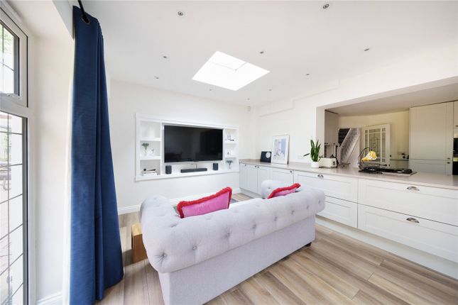 26, The Broadwalk, Northwood photo 4