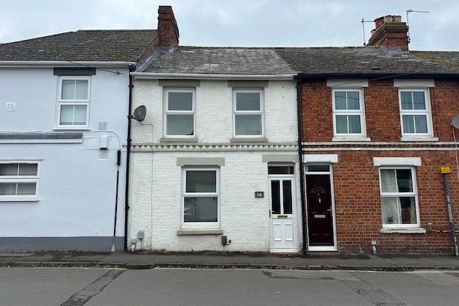 Terraced house for sale in High Street, Didcot
