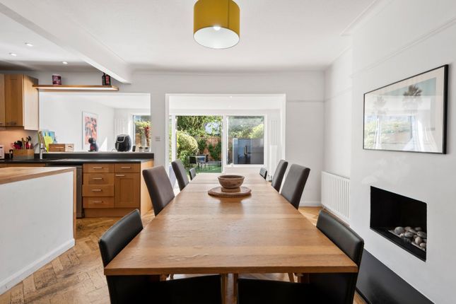 21, Holmside Road, London photo 4
