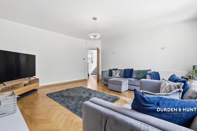 50 Woodside, Leigh-On-Sea photo 3