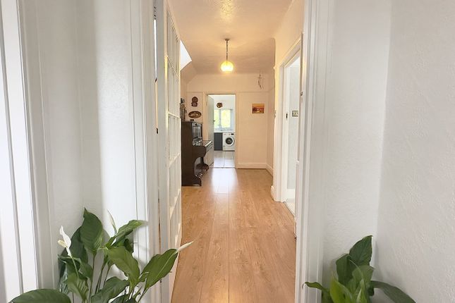 12, Gainsborough Road, Bournemouth photo 5