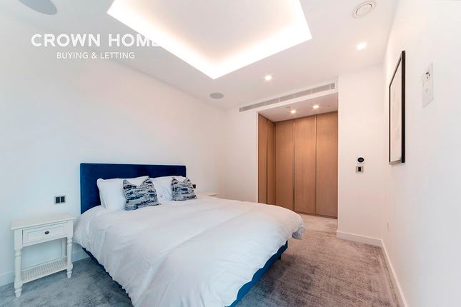 Flat to rent in The Haydon, Aldgate