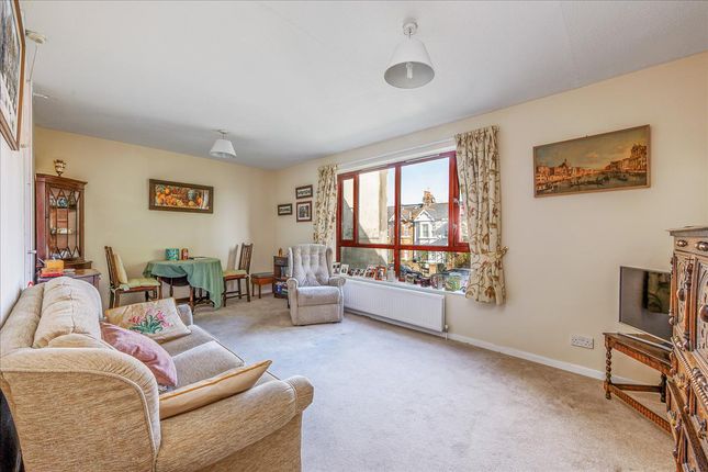 Flat for sale in Northcroft Road, Ealing