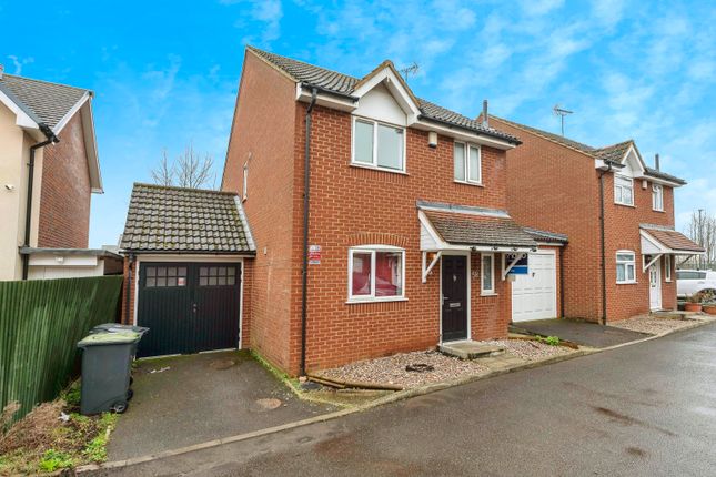 Detached house for sale in Ely Way, Luton, Bedfordshire