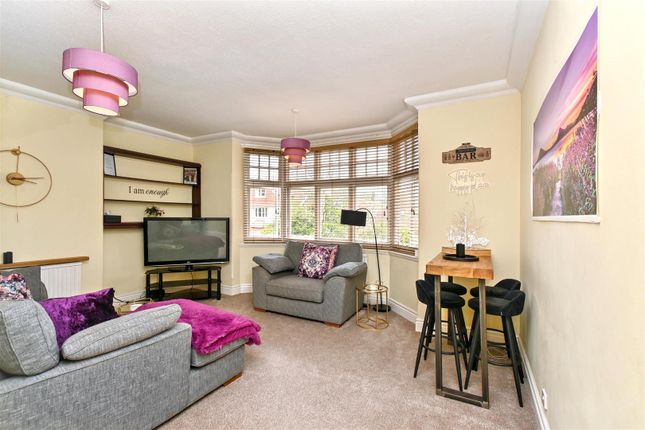 Flat 2, 29, The Goffs, Eastbourne photo 2