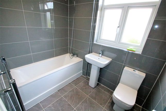 94, Headcorn Road, Thornton Heath photo 5