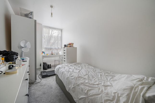 12, Compton Close, London photo 4