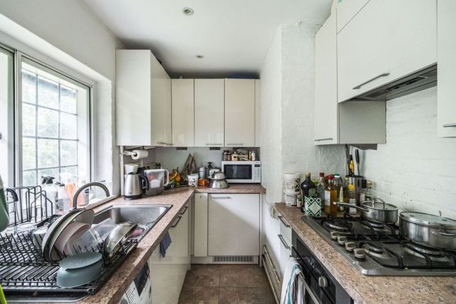 30 Waterlow Court, Heath Close, Hampstead Garden Suburb photo 3