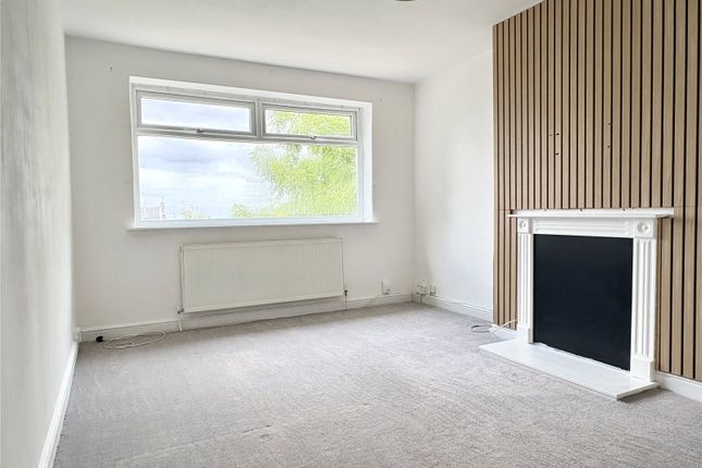 112, Sunfield Road, Oldham photo 2