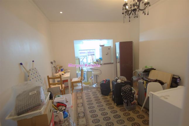 Flat 2, 1, Alfred Road, Acton photo 3