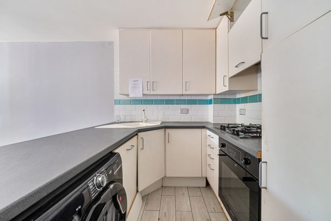 4, Ambleside Walk, Hillingdon photo 3