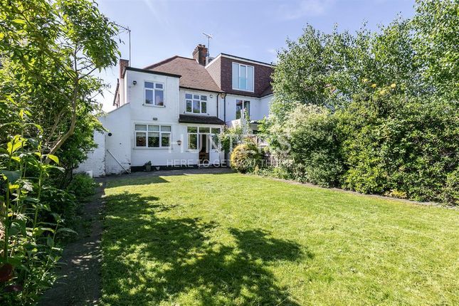 23, Wren Avenue, London photo 3