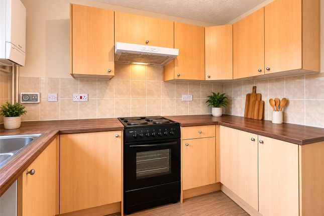 14, Elmgarth, Lincolnshire photo 2