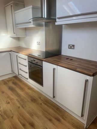 Flat 5, 91A South Road, Waterloo, Liverpool, L22 photo 2