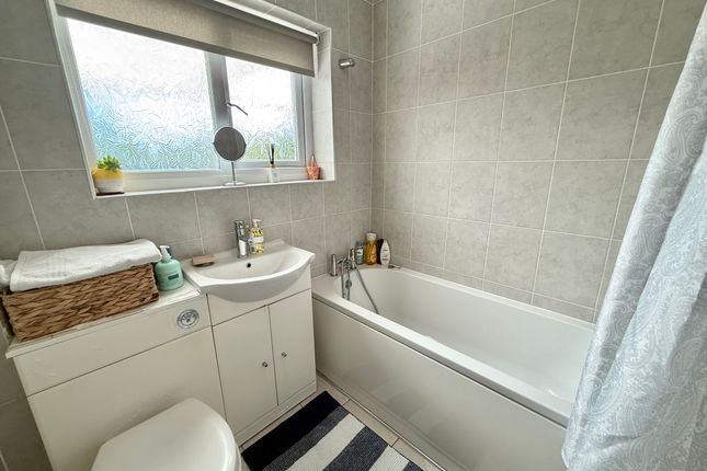 18, Ann's Close, Merthyr Tydfil photo 3