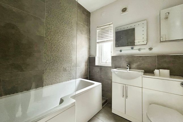 Flat 8 Grosvenor House, 18, Grosvenor Gardens, Northamptonshire photo 4