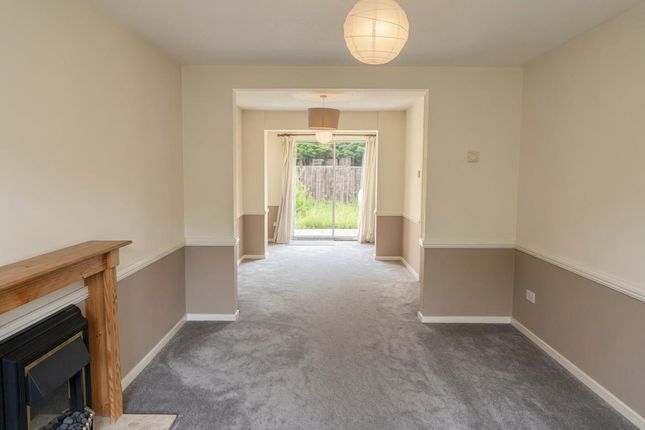23, Coltsfoot Drive, Maidstone photo 3
