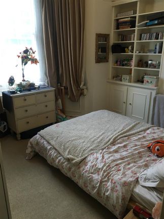 Thumbnail Flat for sale in Cornwall Crescent, London