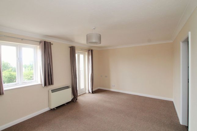 94 Walsingham Close, Hatfield photo 3