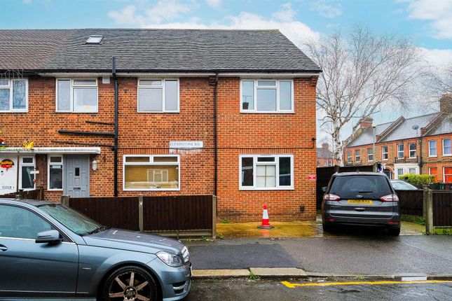 Flat to rent in Elphinstone Road, Walthamstow