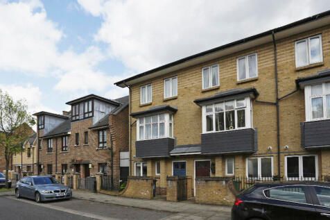 56 Birch Grove, Leytonstorne, London photo 2